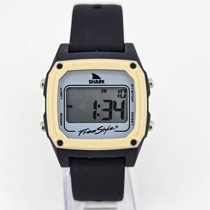 Freestyle Shark Unisex Digitalt Watch 37MM NEW Black Plastic Bands NEW Battery